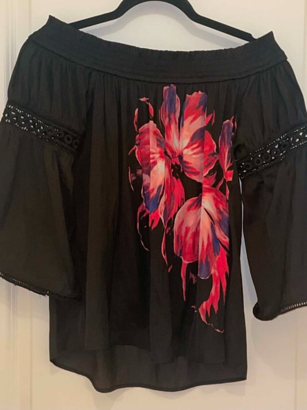 JENNIFER LOPEZ Women’s Black Floral Blouse, Size M